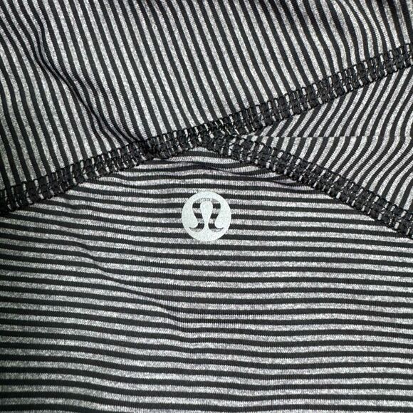 Lululemon Kriss Cross 1/2 Zip Pullover Tonka Stripe Black Women’s Size 4 - Picture 4 of 10